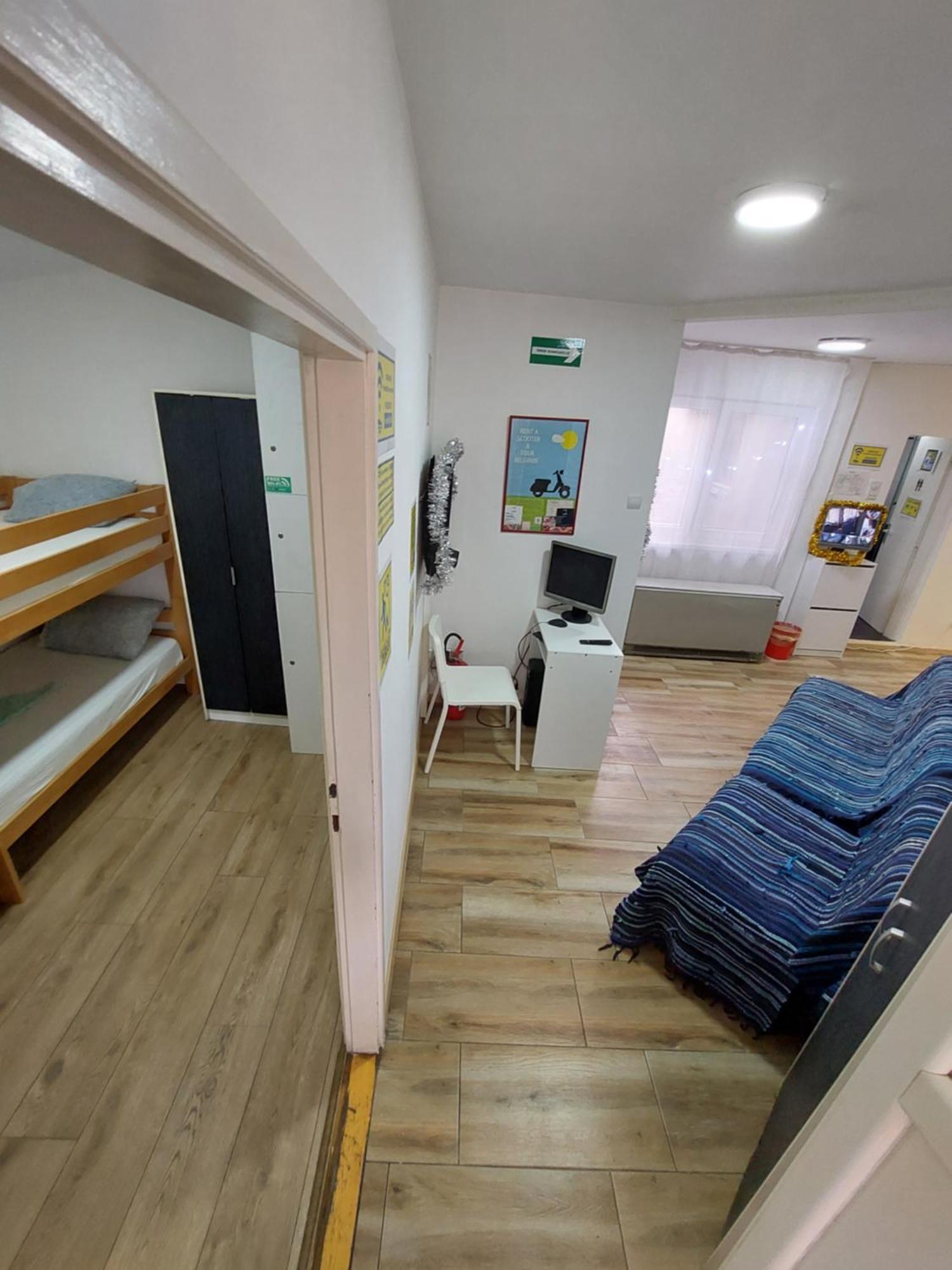 Hostel Inn Downtown Beograd Ngoại thất bức ảnh